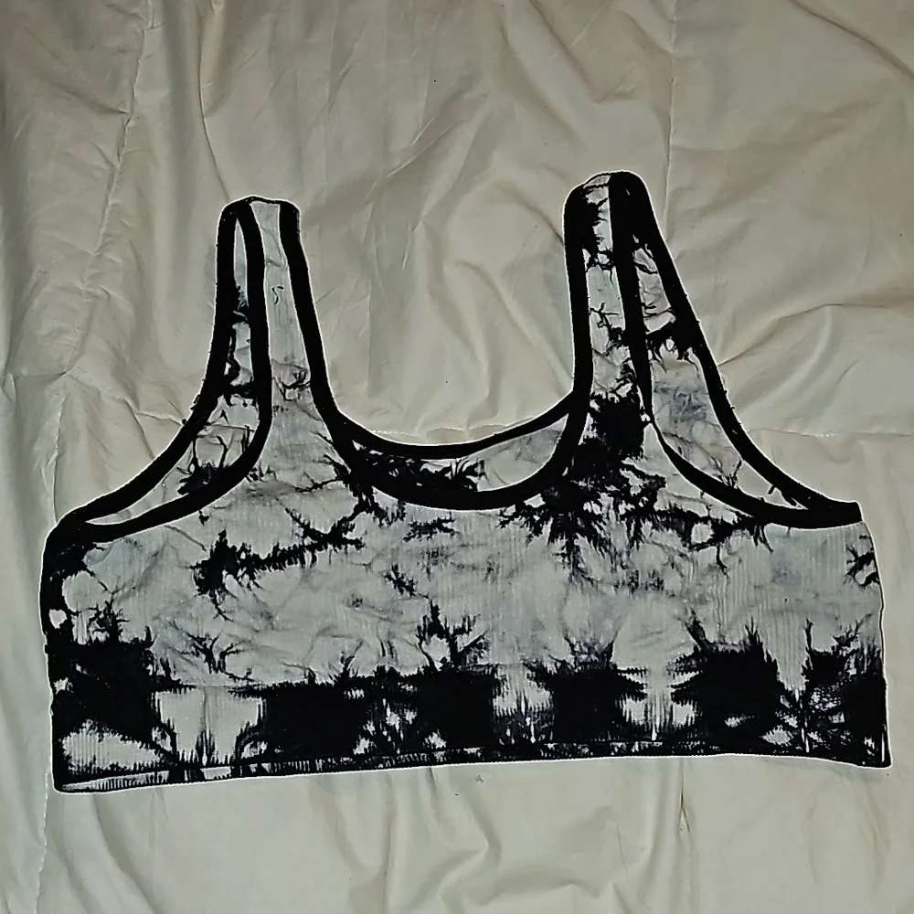 Womens used tie dye sports bra. No Boundaries